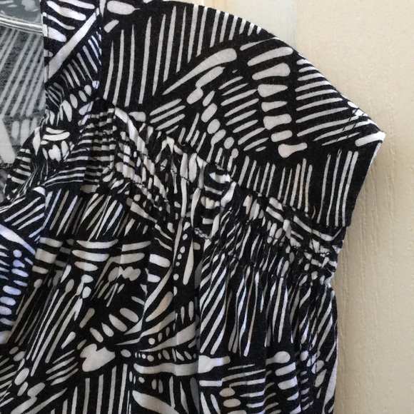 FINAL MARKDOWN Ladies’ cable & gauge Top (M) - Picture 10 of 13